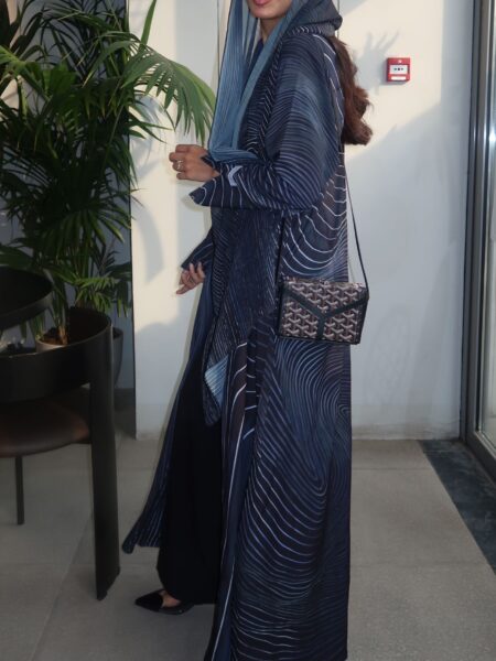 Artaal flow abaya