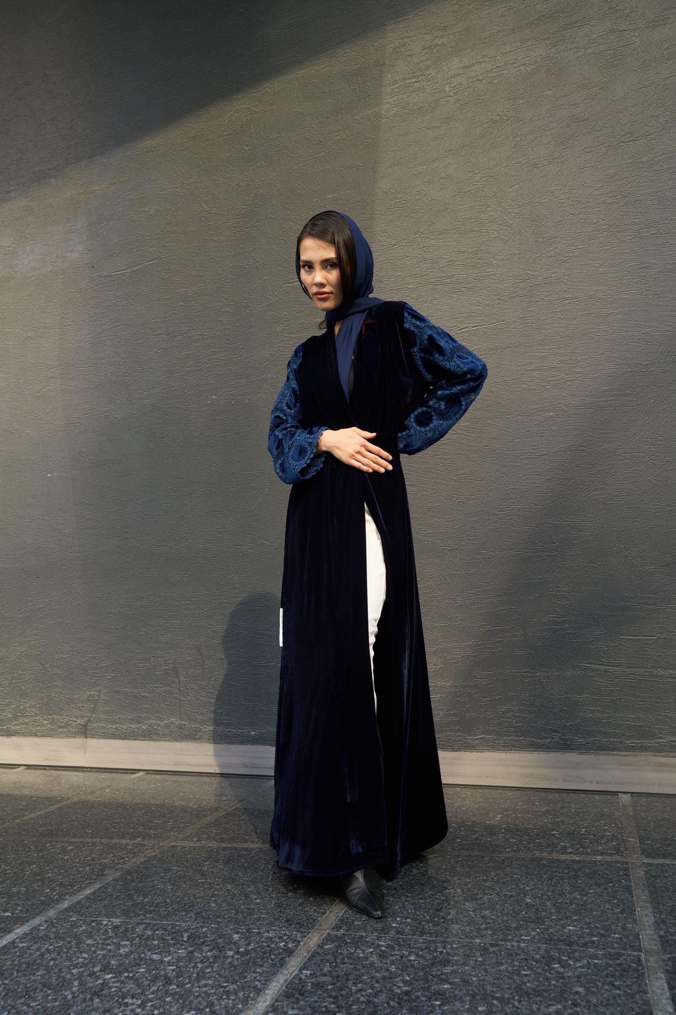 Luna in dark blue (3)